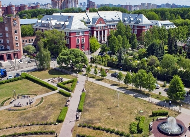 Грузоперевозки в городе Красном Селе с грузчиками недорого